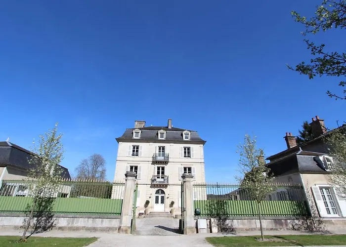 Heritage Castle In Bar Sur Seine photo