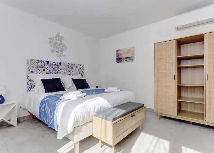 La Belle Prise Apartment Matougues photo