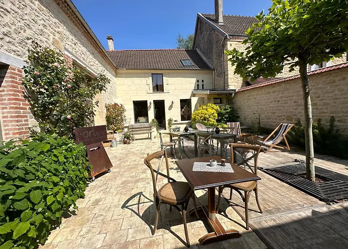 L'Artelier Dans Ma Cour Bed & Breakfast Hermonville photo