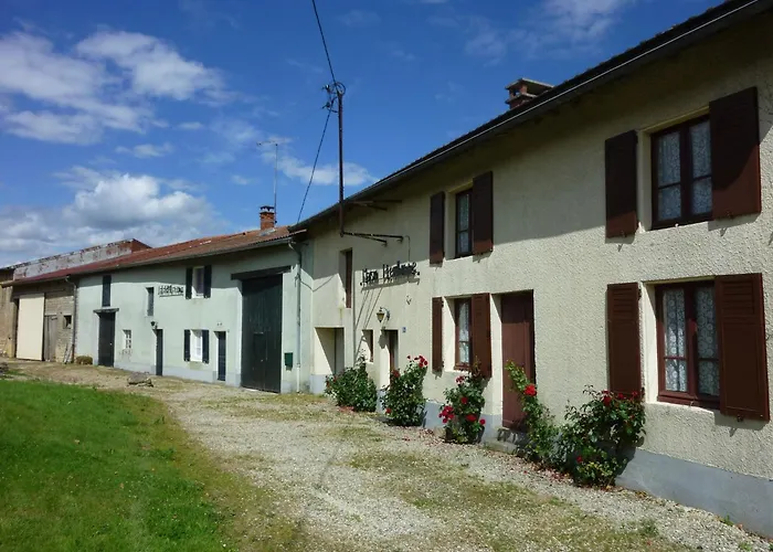 Photo de Quaint Holiday Home In Tailly Barricourt