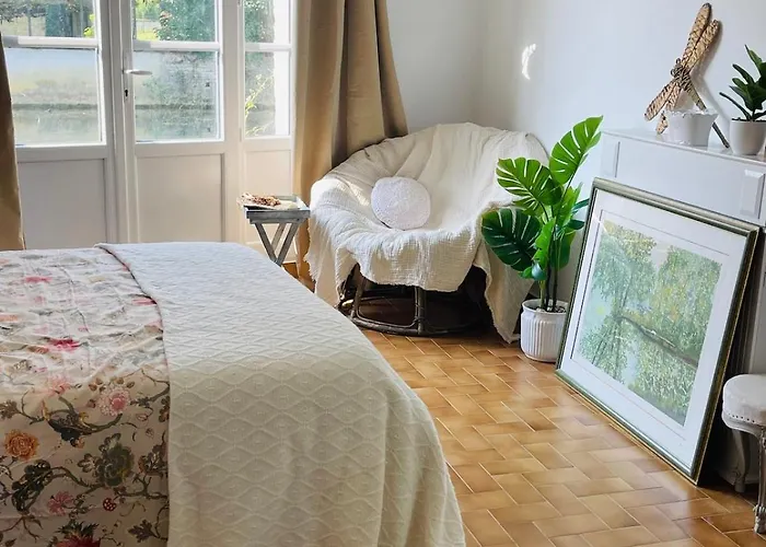 2 Rooms With Garden Longchamp-sur-Aujon photo