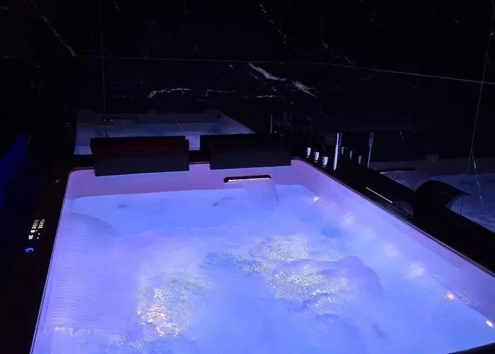 Hollywood Spa Jacuzzi - Cinema Château-Thierry képek