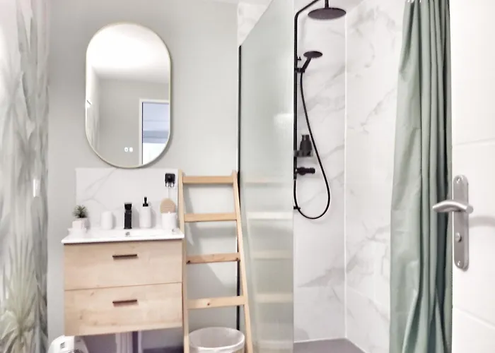 Rooms Home Suites Privees Confortables Jusqu'A 10 Personnes De 18 A 85 M2 Charly-sur-Marne Foto