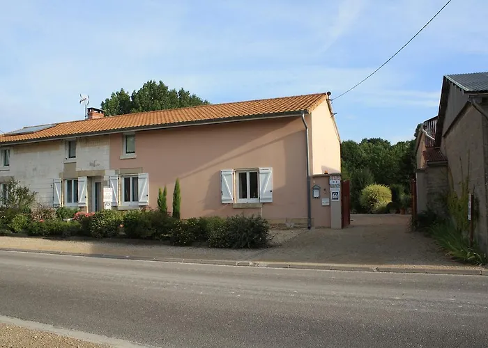 Au Gue De La Vesle Bed & Breakfast Courtisols photo